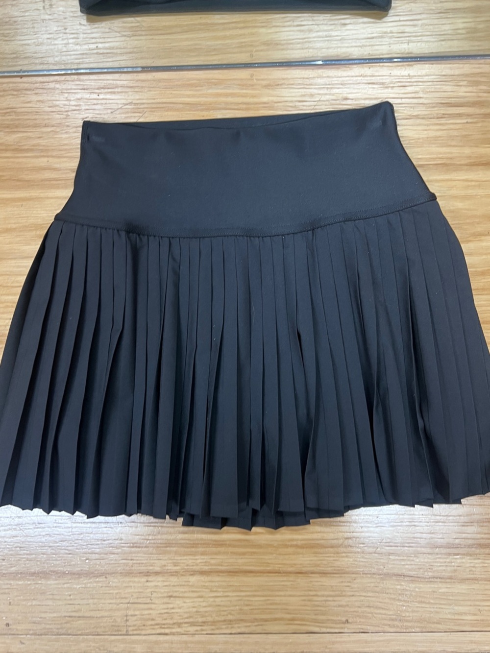 ALO Yoga Grand Slam Black Pleated Skirt